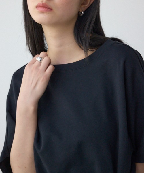 AZUL by moussy(アズールバイマウジー)の「コクーンカットトップス(Tシャツ/カットソー・レディース・ブラック/チャコールグレー/オフホワイト・FREE)」の3枚目の写真