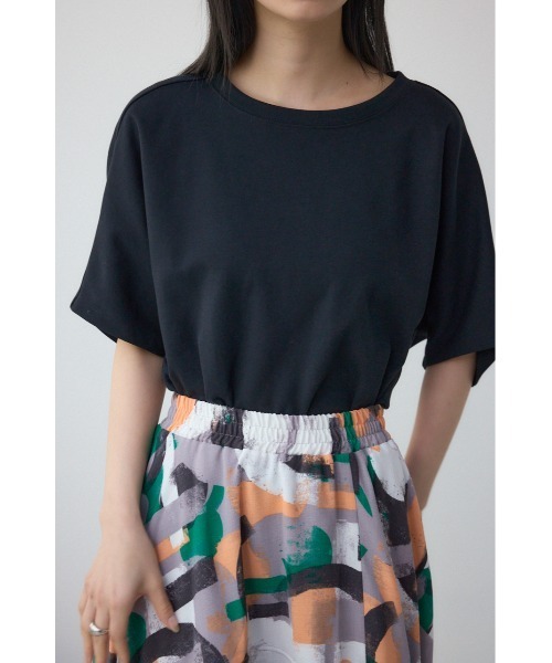 AZUL by moussy(アズールバイマウジー)の「コクーンカットトップス(Tシャツ/カットソー・レディース・ブラック/チャコールグレー/オフホワイト・FREE)」の14枚目の写真