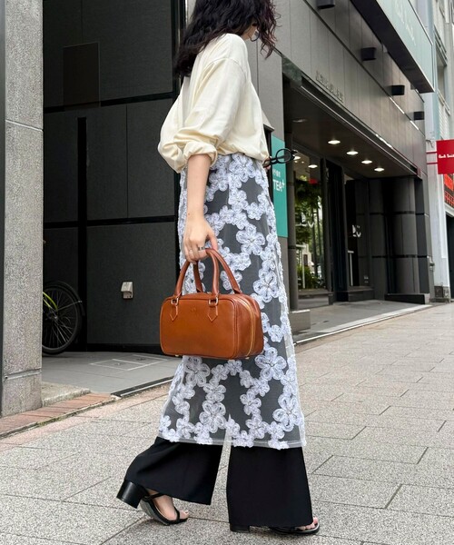 fredy emue（フレディエミュ）の「フラワーモチーフレイヤードスカート（スカート・レディース・オフホワイト/ブラック・38）」の7枚目の写真