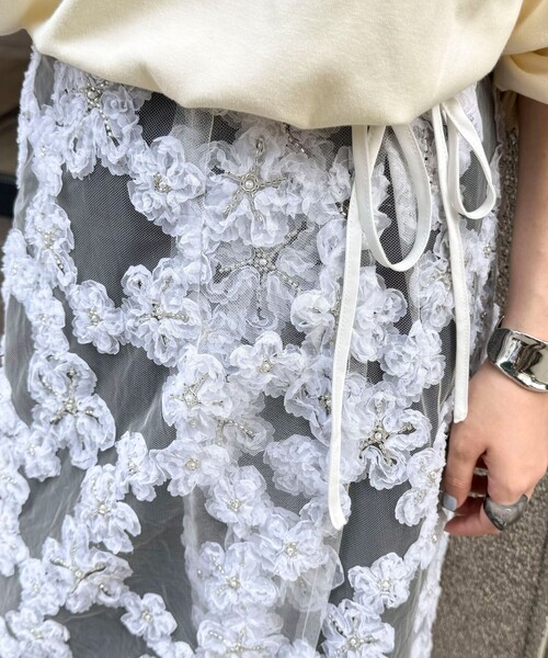 fredy emue（フレディエミュ）の「フラワーモチーフレイヤードスカート（スカート・レディース・オフホワイト/ブラック・38）」の16枚目の写真