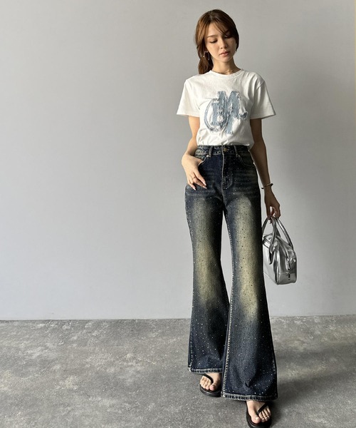 mily bilet(ミウィビレット)の「【mily bilet】動くたび、キラキラ輝くオーロラストーンが主役。ヴィンテージライクフレアデニムパンツ(デニムパンツ・レディース・その他1/ブルー/ブラック・LARGE/MEDIUM/SMALL/X-LARGE)」の11枚目の写真