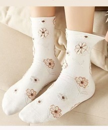 Coo+i（クーイ）の「フラワーデザインクルー丈ソックス（ソックス/靴下）」