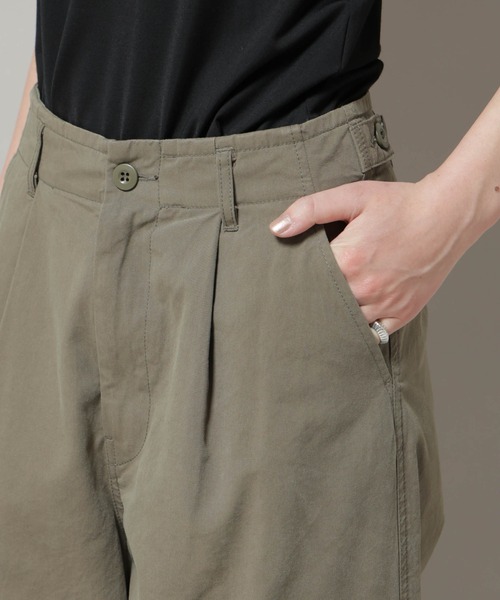 NANO universe（ナノユニバース）の「サイドポケットワイドチノパンツ（チノパンツ・レディース・オフホワイト/カーキ・S/M）」の22枚目の写真
