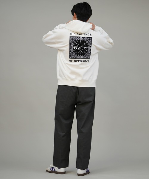 RVCA(ルーカ)の「RVCA/ルーカ プルオーバー/パーカー バックプリント バンダナ柄 BF042-P01(パーカー・メンズ・ブラック×グレー/カーキブラウン/ホワイト×ブラック・M/L/S)」の8枚目の写真