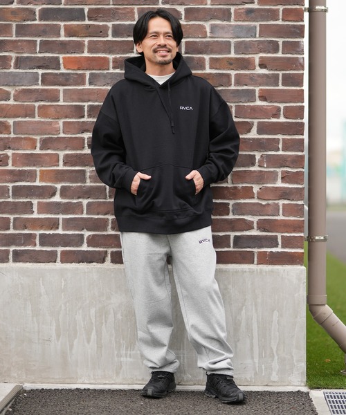 RVCA(ルーカ)の「RVCA/ルーカ プルオーバー/パーカー バックプリント バンダナ柄 BF042-P01(パーカー・メンズ・ブラック×グレー/カーキブラウン/ホワイト×ブラック・M/L/S)」の13枚目の写真