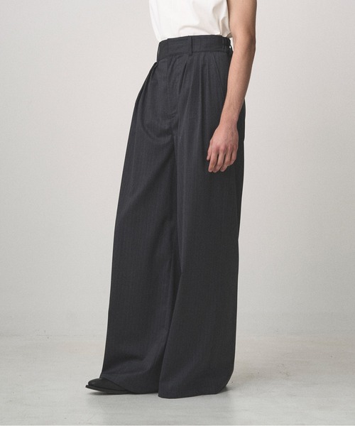 Juha（ユハ）の「EXTREME WIDE PINSTRIPE PANTS（スラックス・メンズ・チャコールグレー/ネイビー・2/3/4）」の4枚目の写真