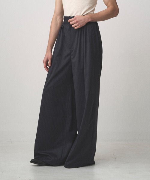 Juha（ユハ）の「EXTREME WIDE PINSTRIPE PANTS（スラックス・メンズ・チャコールグレー/ネイビー・2/3/4）」の7枚目の写真