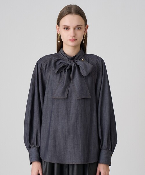 ANAYI(アナイ)の「【セットアップ対応商品】ライトデニムライクボウブラウス(シャツ/ブラウス・レディース・ブルー・38/36)」の2枚目の写真