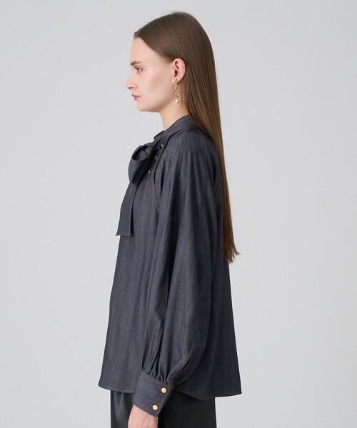 ANAYI(アナイ)の「【セットアップ対応商品】ライトデニムライクボウブラウス(シャツ/ブラウス・レディース・ブルー・38/36)」の3枚目の写真