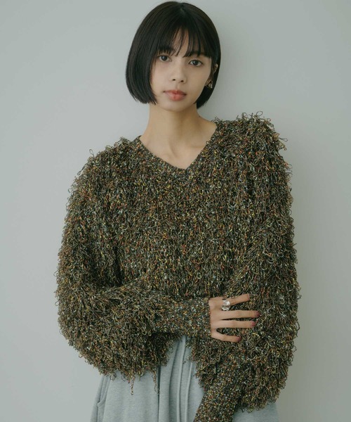 VIOLETTA(ヴィオレッタ)の「ファンシーヤーンフリンジ2wayニットトップス(ニット/セーター・レディース・ブラック/ベージュ・FREE)」の7枚目の写真