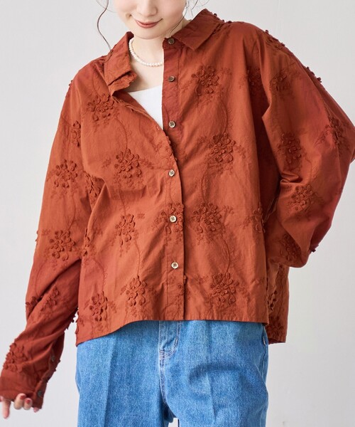 coen(コーエン)の「3D刺繍ロングスリーブシャツ(シャツ/ブラウス・レディース・ベージュ/ダークグレー/ダークオレンジ/オフホワイト・M/L)」の4枚目の写真
