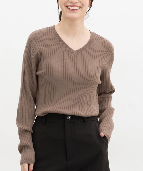 Honeys（ハニーズ）の「リブＶネックニット（ニット/セーター・レディース・オレンジ/ネイビー/モカ/ラベンダー/ブルー/ヘザーチャコール/ブラック/ライトベージュ/アイボリー・L/LL/M/S）」の4枚目の写真