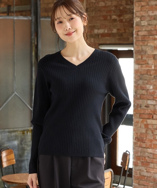 Honeys（ハニーズ）の「リブＶネックニット（ニット/セーター・レディース・オレンジ/ネイビー/モカ/ラベンダー/ブルー/ヘザーチャコール/ブラック/ライトベージュ/アイボリー・L/LL/M/S）」の17枚目の写真