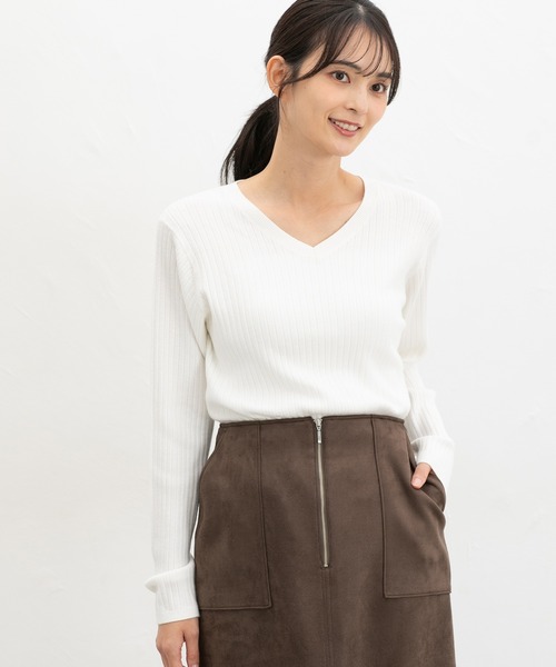 Honeys（ハニーズ）の「リブＶネックニット（ニット/セーター・レディース・オレンジ/ネイビー/モカ/ラベンダー/ブルー/ヘザーチャコール/ブラック/ライトベージュ/アイボリー・L/LL/M/S）」の13枚目の写真