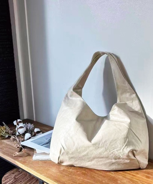 CORNERS（コーナーズ）の「フェイクレザートートバッグ【A4サイズ対応】（トートバッグ・レディース・ブラウン/ブラック/ベージュ/ダークブラウン・FREE）」の4枚目の写真