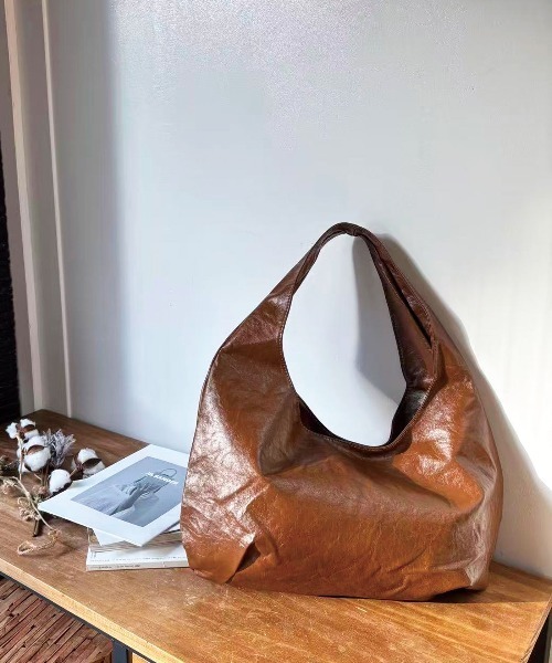 CORNERS（コーナーズ）の「フェイクレザートートバッグ【A4サイズ対応】（トートバッグ・レディース・ブラウン/ブラック/ベージュ/ダークブラウン・FREE）」の3枚目の写真