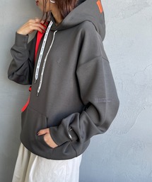 UNIVERSAL OVERALL | [UNIVERSAL OVERALL/ユニバーサルオーバーオール] 別注 ワンポイントロゴ刺繍 ポンチ スウェットパーカー(パーカー)