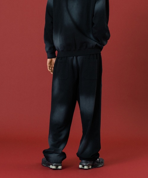 XLARGE（エクストララージ）の「SPRAY DYED SWEAT PANTS（スウェットパンツ・メンズ・ネイビー/ブラック/オフホワイト・S/M/L/XL）」の22枚目の写真