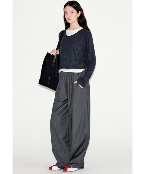 Fano Studios(ファノ ストゥディオズ)の「ドローストリングウエスト ワイドパンツ FQ25K048【Fano Studios】【2025AW】(スラックス・レディース・チャコール・L/M/S)」の3枚目の写真