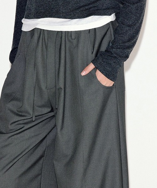 Fano Studios(ファノ ストゥディオズ)の「ドローストリングウエスト ワイドパンツ FQ25K048【Fano Studios】【2025AW】(スラックス・レディース・チャコール・L/M/S)」の9枚目の写真