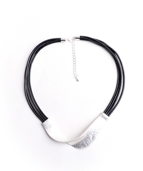 MARAI(マーライ)の「ツイストネックレス(ネックレス・レディース・シルバー/ゴールド・FREE)」の4枚目の写真
