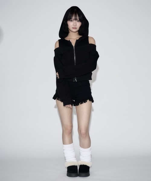 tinkerend(ティンカーエンド)の「Off-the-shoulder Layered Hoodie / オフショルダーレイヤードパーカー(パーカー・レディース・グレー/ブラック・FREE)」の14枚目の写真