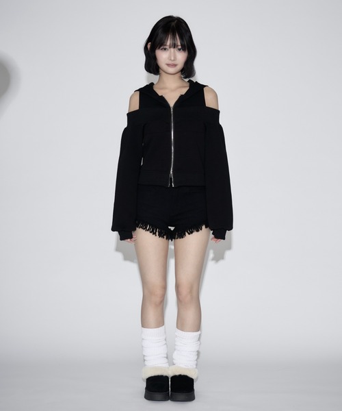 tinkerend(ティンカーエンド)の「Off-the-shoulder Layered Hoodie / オフショルダーレイヤードパーカー(パーカー・レディース・グレー/ブラック・FREE)」の13枚目の写真