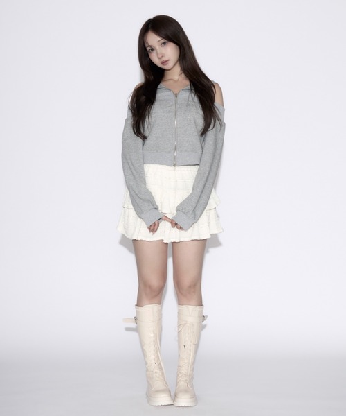 tinkerend(ティンカーエンド)の「Off-the-shoulder Layered Hoodie / オフショルダーレイヤードパーカー(パーカー・レディース・グレー/ブラック・FREE)」の5枚目の写真