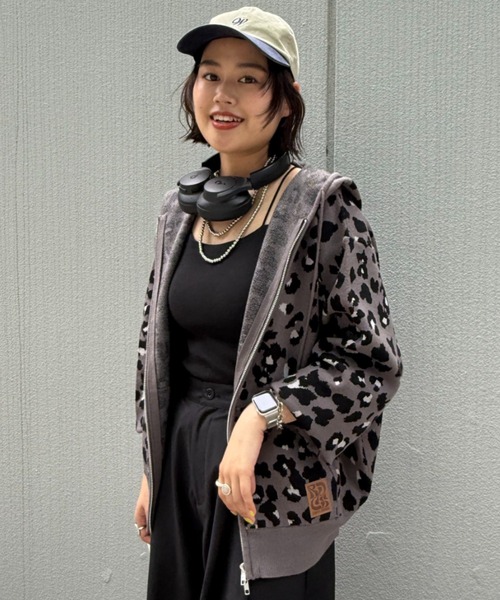 RODEO CROWNS WIDE BOWL（ロデオクラウンズワイドボウル）の「ジャガードニットジップパーカー（パーカー・レディース・ブラック/グリーン系その他2/ブルー系その他3/グレー系その他・FREE）」の3枚目の写真