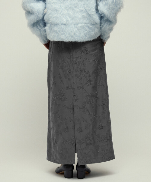 Firsthand（ファーストハンド）の「Firsthand/ファーストハンド フラワー刺繍 Iライン イージースカート（スカート・レディース・ブラック/チャコールグレー・S/M）」の4枚目の写真