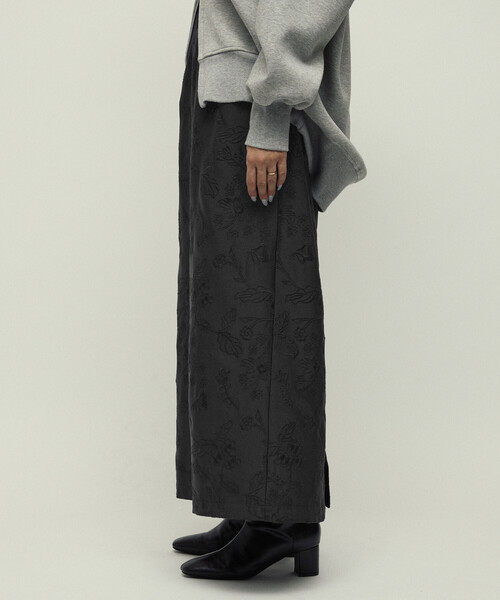 Firsthand（ファーストハンド）の「Firsthand/ファーストハンド フラワー刺繍 Iライン イージースカート（スカート・レディース・ブラック/チャコールグレー・S/M）」の16枚目の写真