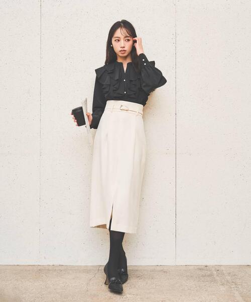 SWINGLE(スウィングル)の「パールボタン付フリルブラウス(シャツ/ブラウス・レディース・ブラック/オフホワイト/ベージュ・FREE)」の22枚目の写真