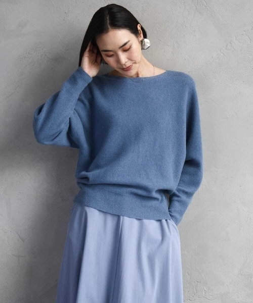 MICHEL KLEIN（ミッシェル・クラン）の「[定番人気]ホールガーメント(R)ドルマンスリーブニット（ニット/セーター・レディース・ライトグレー/アイボリー/ブルー/パープル・38）」の3枚目の写真
