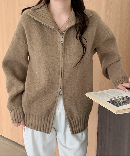 Maison Calme(メゾンカルム)の「ルーズシルエットダブルジップスタンドネックニットカーディガン 春ニット(ニット/セーター・レディース・ベージュ/ネイビー/ホワイト/ブラウン/ブラック・F)」の17枚目の写真