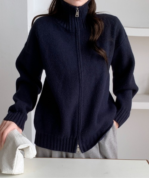 Maison Calme(メゾンカルム)の「ルーズシルエットダブルジップスタンドネックニットカーディガン 春ニット(ニット/セーター・レディース・ベージュ/ネイビー/ホワイト/ブラウン/ブラック・F)」の20枚目の写真