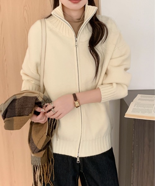 Maison Calme(メゾンカルム)の「ルーズシルエットダブルジップスタンドネックニットカーディガン 春ニット(ニット/セーター・レディース・ベージュ/ネイビー/ホワイト/ブラウン/ブラック・F)」の22枚目の写真