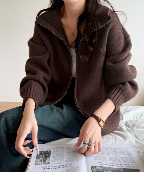 Maison Calme(メゾンカルム)の「ルーズシルエットダブルジップスタンドネックニットカーディガン 春ニット(ニット/セーター・レディース・ベージュ/ネイビー/ホワイト/ブラウン/ブラック・F)」の10枚目の写真