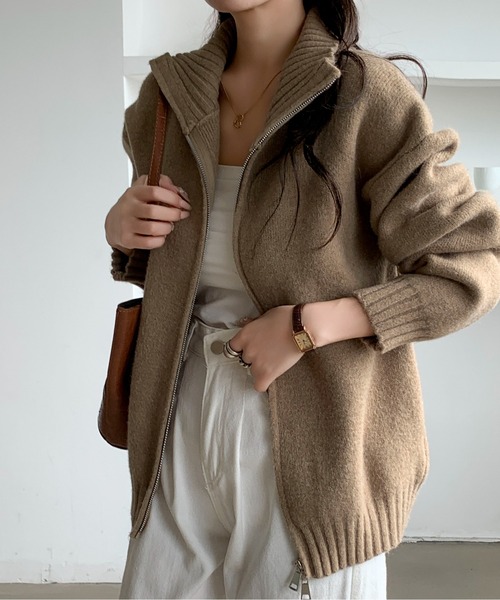 Maison Calme(メゾンカルム)の「ルーズシルエットダブルジップスタンドネックニットカーディガン 春ニット(ニット/セーター・レディース・ベージュ/ネイビー/ホワイト/ブラウン/ブラック・F)」の16枚目の写真
