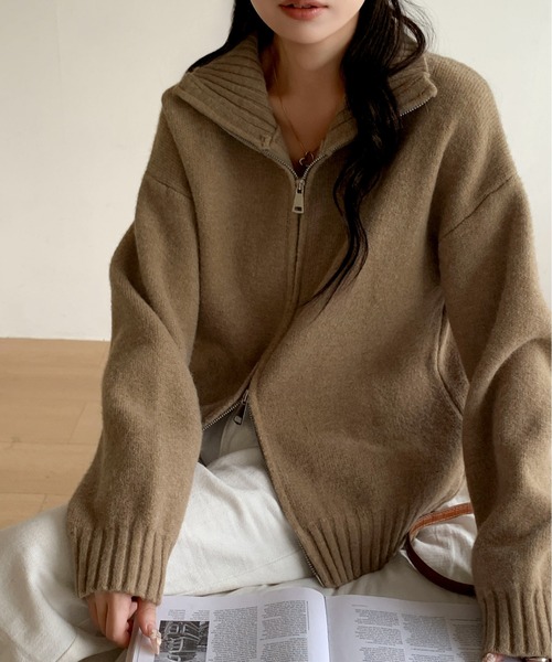 Maison Calme(メゾンカルム)の「ルーズシルエットダブルジップスタンドネックニットカーディガン 春ニット(ニット/セーター・レディース・ベージュ/ネイビー/ホワイト/ブラウン/ブラック・F)」の15枚目の写真