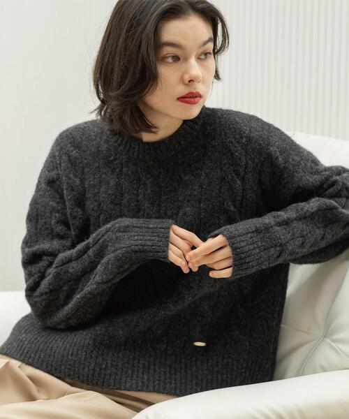 OPAQUE.CLIP(オペークドットクリップ)の「MIXミドルゲージケーブルニット【洗濯機OK】(ニット/セーター・レディース・チャコールグレー/オレンジ/ベージュ・42/40/38)」の2枚目の写真