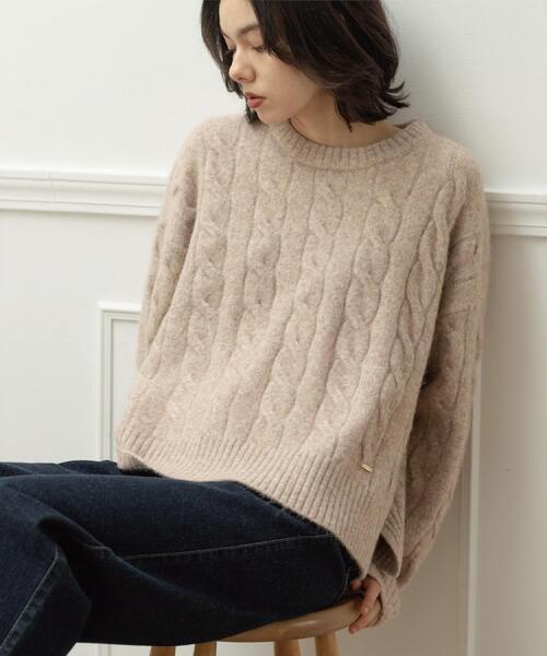 OPAQUE.CLIP(オペークドットクリップ)の「MIXミドルゲージケーブルニット【洗濯機OK】(ニット/セーター・レディース・チャコールグレー/オレンジ/ベージュ・42/40/38)」の4枚目の写真