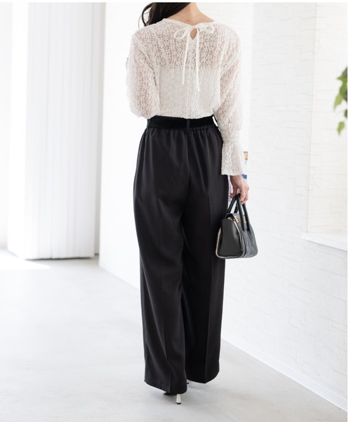 Neige(ネージュ)の「ベロアリボンベルトパンツ(スラックス・レディース・ブラック/グレイッシュベージュ・ONE SIZE)」の19枚目の写真