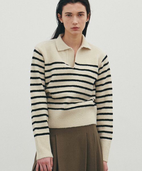 NICK&NICOLE(ニックアンドニコール)の「SLIM STRIPE OPEN COLLAR SWEATER_LIGHT BEIGE(ニット/セーター・レディース・その他・FREE)」の3枚目の写真