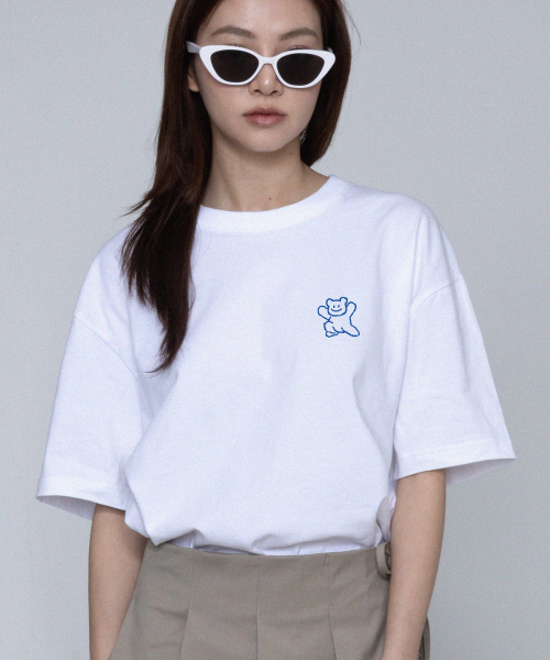 GRAVER（グレーバー）の「[ユニセックス]スモールラインベアスマイル半袖Tシャツ_ホワイト（Tシャツ/カットソー・レディース・ホワイト・SMALL/MEDIUM/LARGE/X-LARGE）」の2枚目の写真