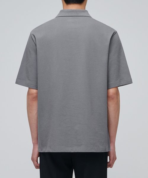 MUSINSA STANDARD(ムシンサスタンダード)の「スリットネックピケポロシャツ【グレー】(ポロシャツ・メンズ・その他・XX-LARGE/SMALL/MEDIUM/LARGE/X-LARGE)」の3枚目の写真