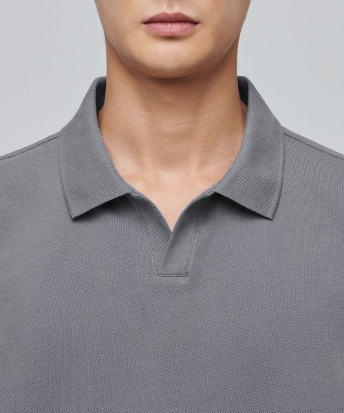 MUSINSA STANDARD(ムシンサスタンダード)の「スリットネックピケポロシャツ【グレー】(ポロシャツ・メンズ・その他・XX-LARGE/SMALL/MEDIUM/LARGE/X-LARGE)」の4枚目の写真