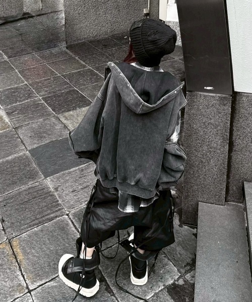 Never mind the XU（ネバーマインドザエックスユー）の「【Never mind the XU】studs washing zip up hoodie / 【ネバーマインド ザ エックスユー】スタッズウォッシングジップパーカー（パーカー・メンズ・ホワイト/ブラック・L）」の15枚目の写真