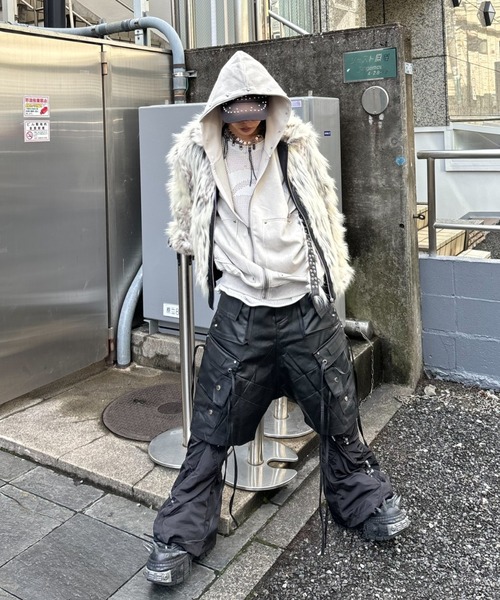 Never mind the XU（ネバーマインドザエックスユー）の「【Never mind the XU】studs washing zip up hoodie / 【ネバーマインド ザ エックスユー】スタッズウォッシングジップパーカー（パーカー・メンズ・ホワイト/ブラック・L）」の4枚目の写真