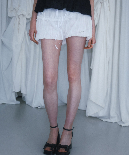 ROSEFRANTZ（ロゼフランツ）の「Lace Frill Pumpkin Shorts [White]（その他パンツ・レディース・ホワイト・OS）」の3枚目の写真
