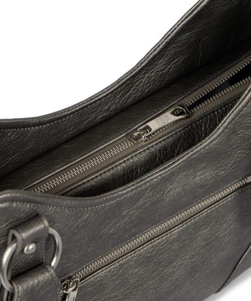 IUGAMAKARAS(イウガマカラス)の「Studded Leather Shoulder Bag (Silver)(ショルダーバッグ・レディース・その他・FREE)」の10枚目の写真